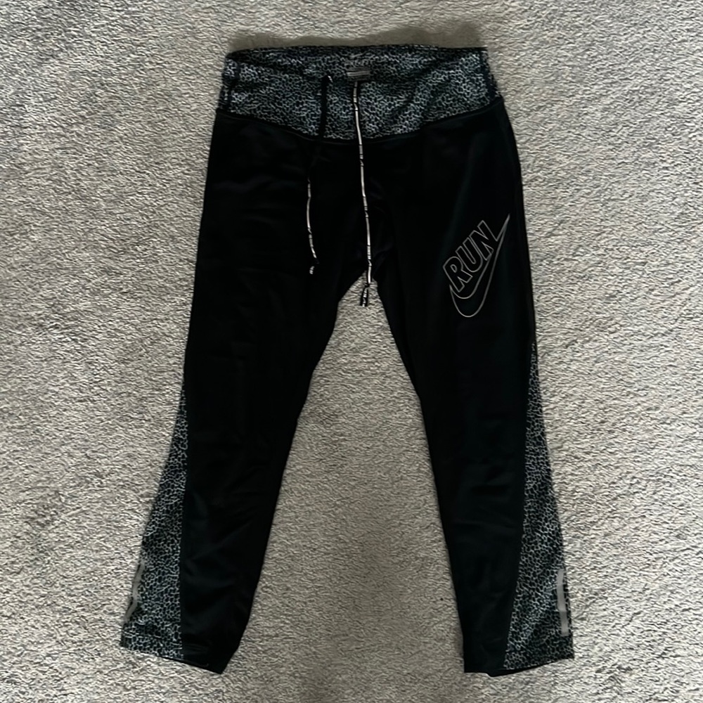 Black Nike Women’s workout leggings
